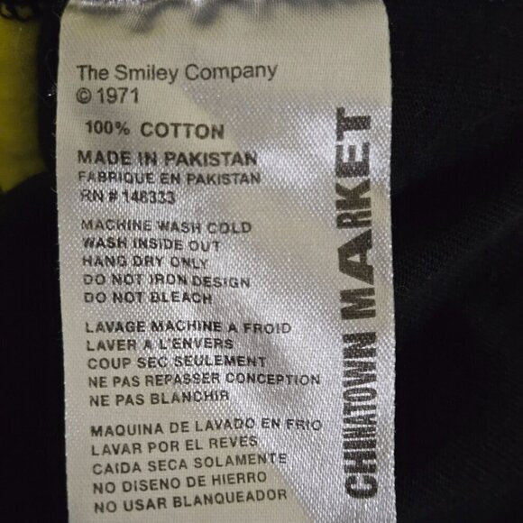 Chinatown Market The Big Smiley Tee Shirt Size M Gender Neutral - Picture 5 of 5